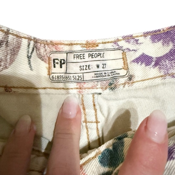 Free People Floral Raw‎ Hem Shorts size 27 - Picture 3 of 4